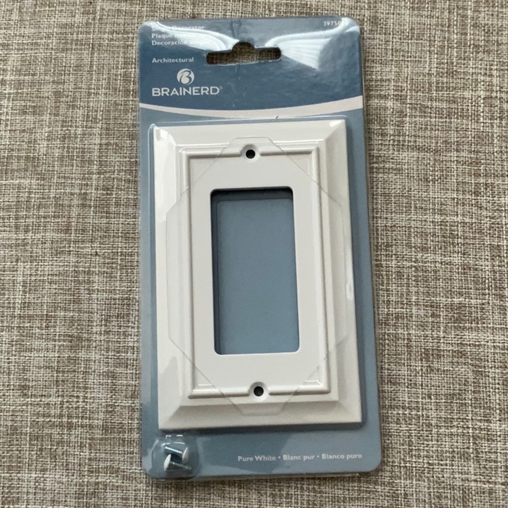 White wall outlet
